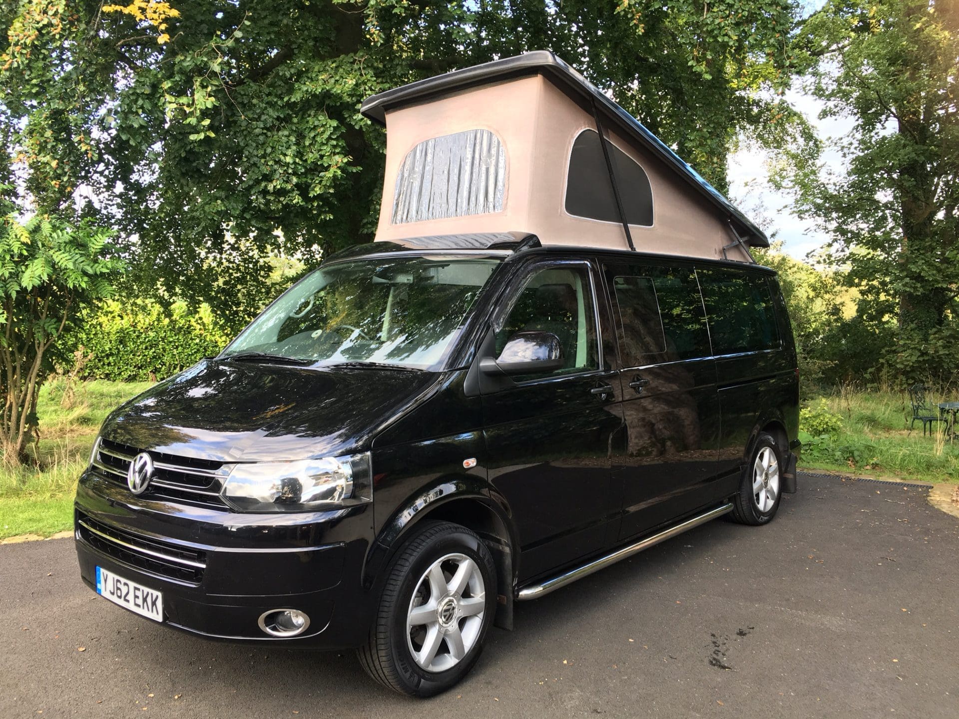 Van conversion VW T5 Chair or shower in the tailgate 